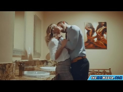 ❤️ Quandu una bionda tettona ti seduce in un bagnu publicu ️❌ Pornografia dura à co.dreamlandpassionfever.ru ❌️